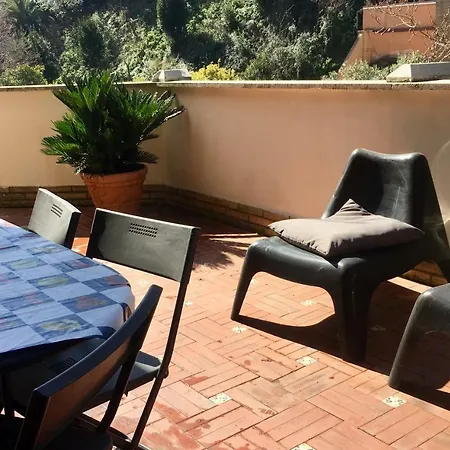Viale Trastevere 231 A Int.2 아파트 *